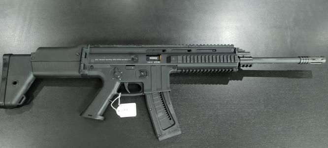 ISSC MK 22 - CAL .22 LR - SEMI AUTO - 590 €